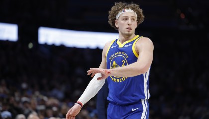 天博体育娱乐平台-库里：波杰姆斯基非常独特且很全能 总能在关键时为球队带来胜利