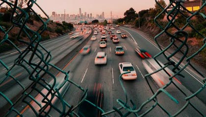 天博体育娱乐平台-22岁生日礼！苏翊鸣82.41分封王，五朝元老徐梦桃卫冕，中国冬奥代表团一夜夺两金